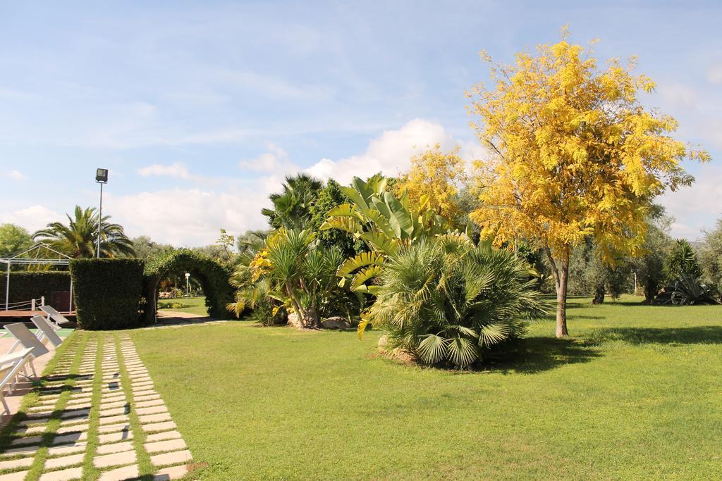 Valle Di Mare Country Resort Фонтане Бианче Екстериор снимка