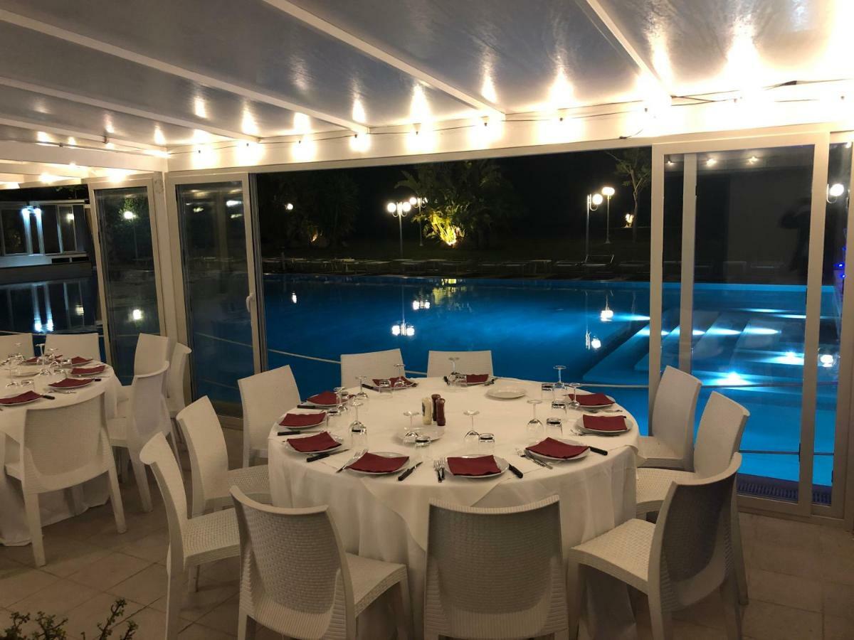Valle Di Mare Country Resort Фонтане Бианче Екстериор снимка